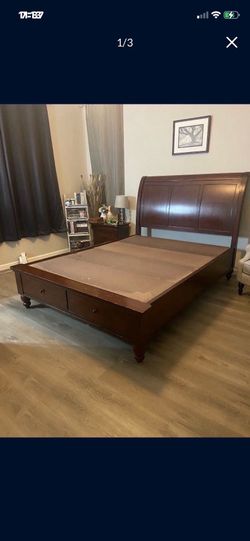 Queen bedroom set with storage