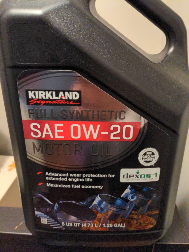 kirkland Full synthetic SAE 0W-20 motor oil