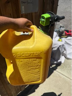 Gas tank