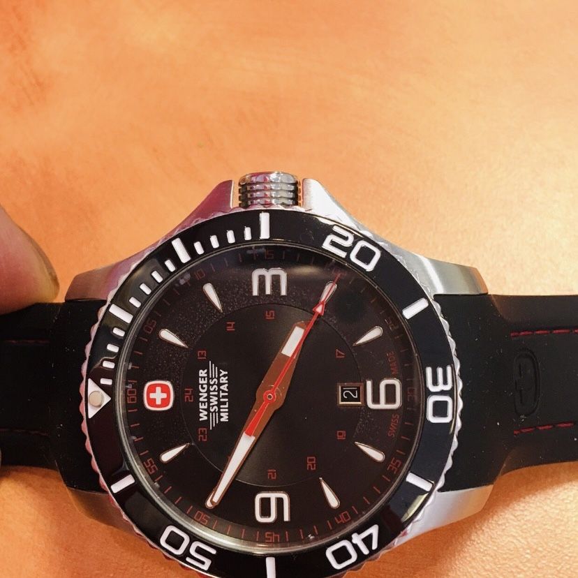 WENGER SWISS MILITARY BLACK DIAL DATE BLACK RUBBER STRAP...