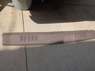 Rear package tray