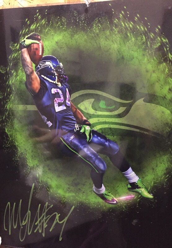 Marshawn lynch signed picture