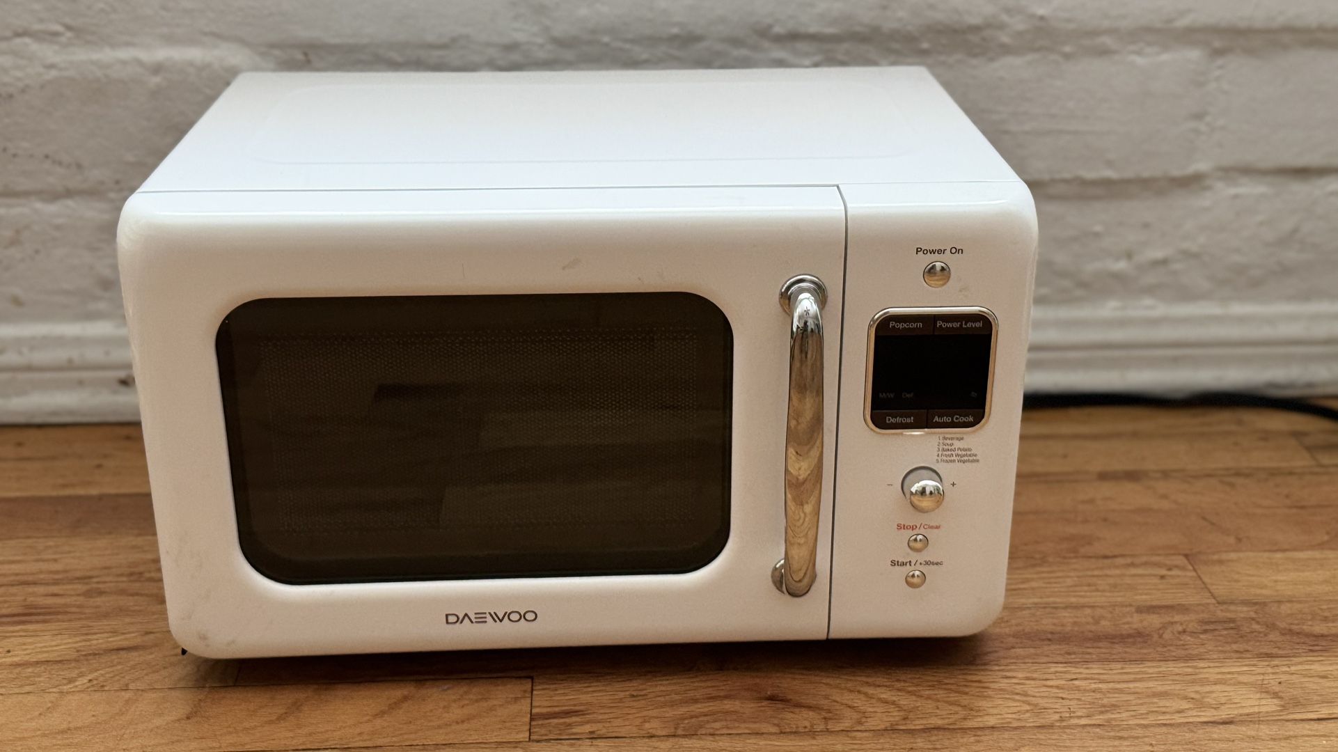 Daewoo Retro Microwave