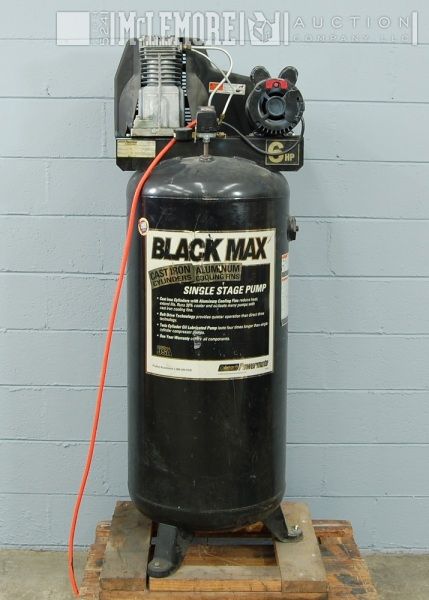 Black Max 80 gallon 220 air compressor very little use