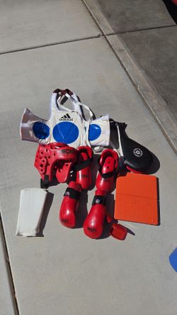 Kids Small Tae Kwon Do Adidas and Macho Martial Arts Sparring Gear Set + Boards