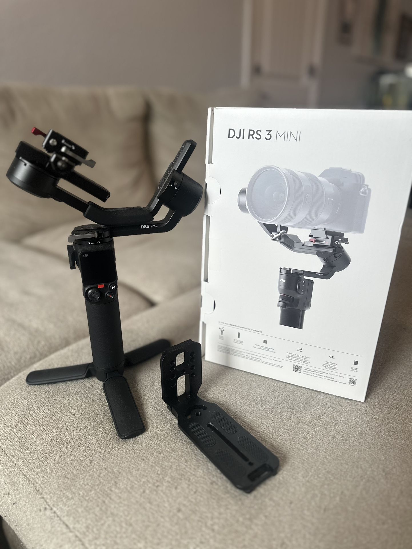 DJI RS 3 Mini Gimbal + Vertical Plate — Like New, Barely Used