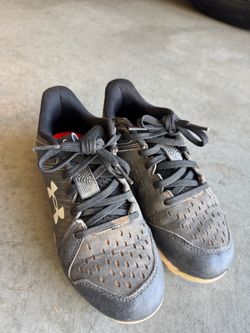 Under Armour Youth Baseball Cleats Size 1.5Y – Black