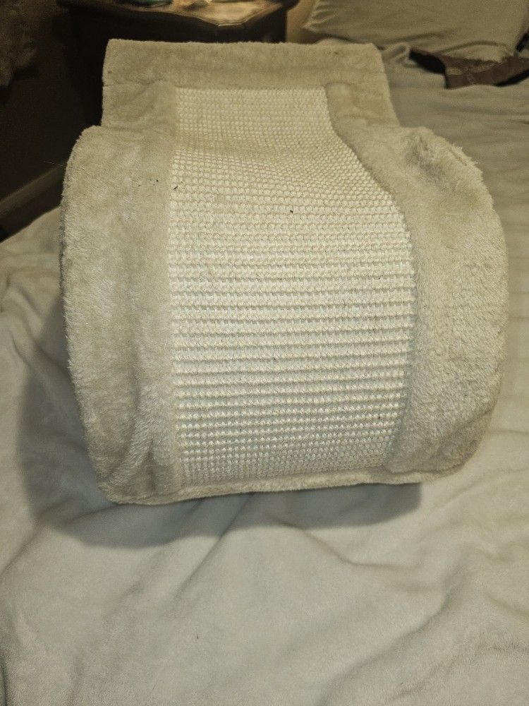 Cat House/ Scratch Post