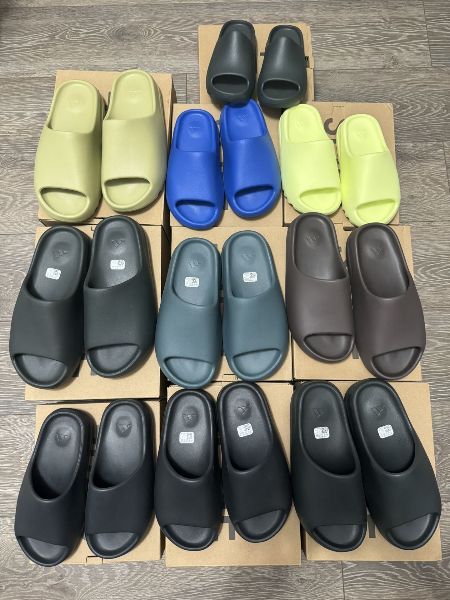 Yeezy Slides Read Description For Sizes