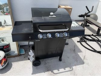 4 Burner Charbroil Propane Gas Grill