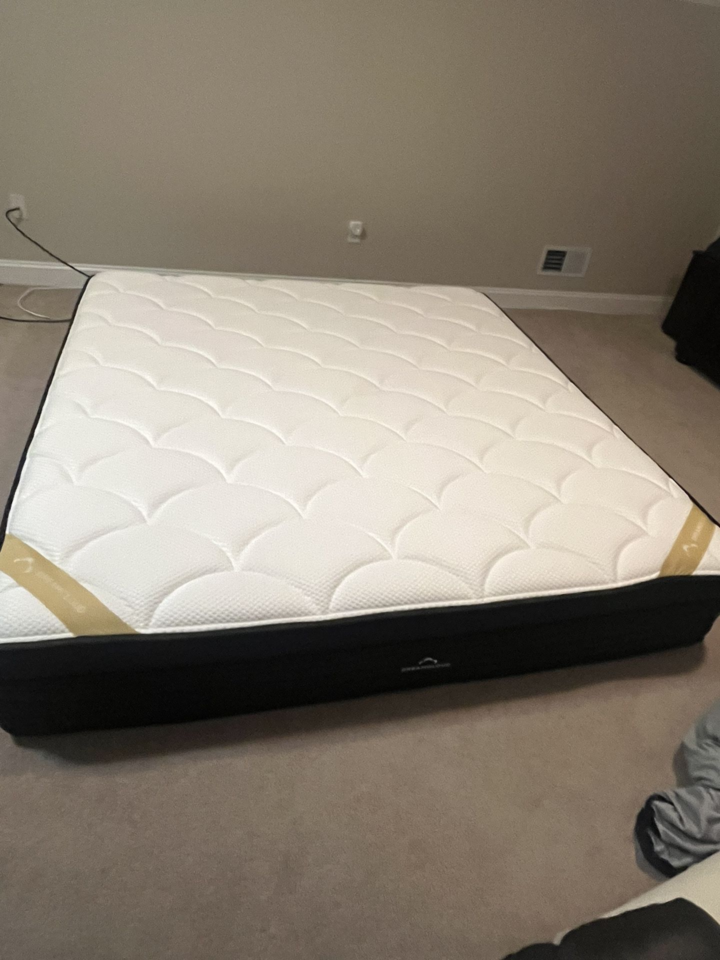 DreamCloud Premier Rest Hybrid (Purchased for $1,643.00 2 Months Ago For Spare Bedroom, Now It’s An Office, Bed Never Slept On!!!)