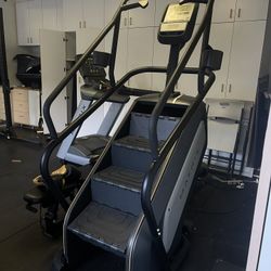 Stair stepper machine 