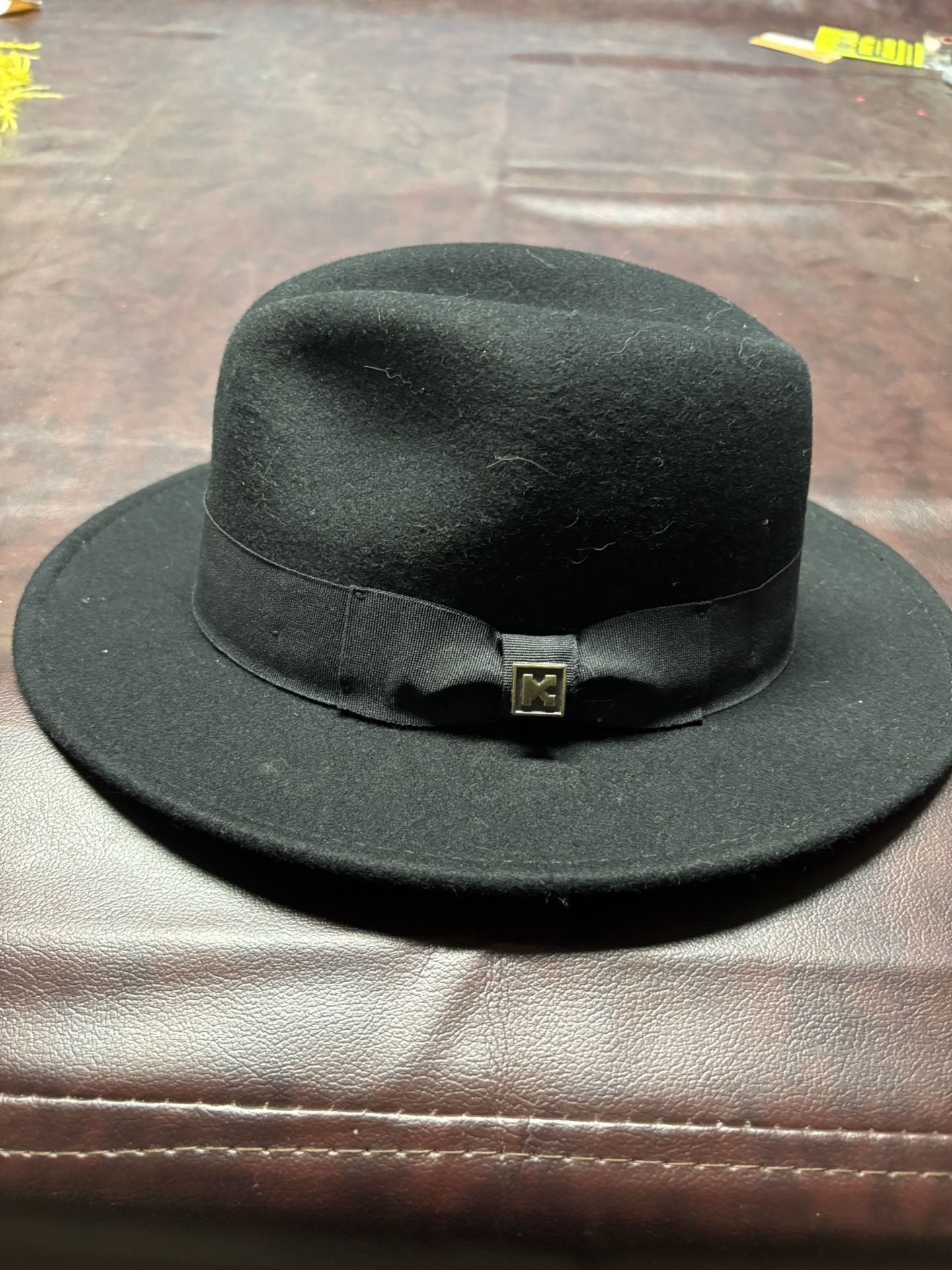 Look Debonair In This Sexy Wool Black Hat