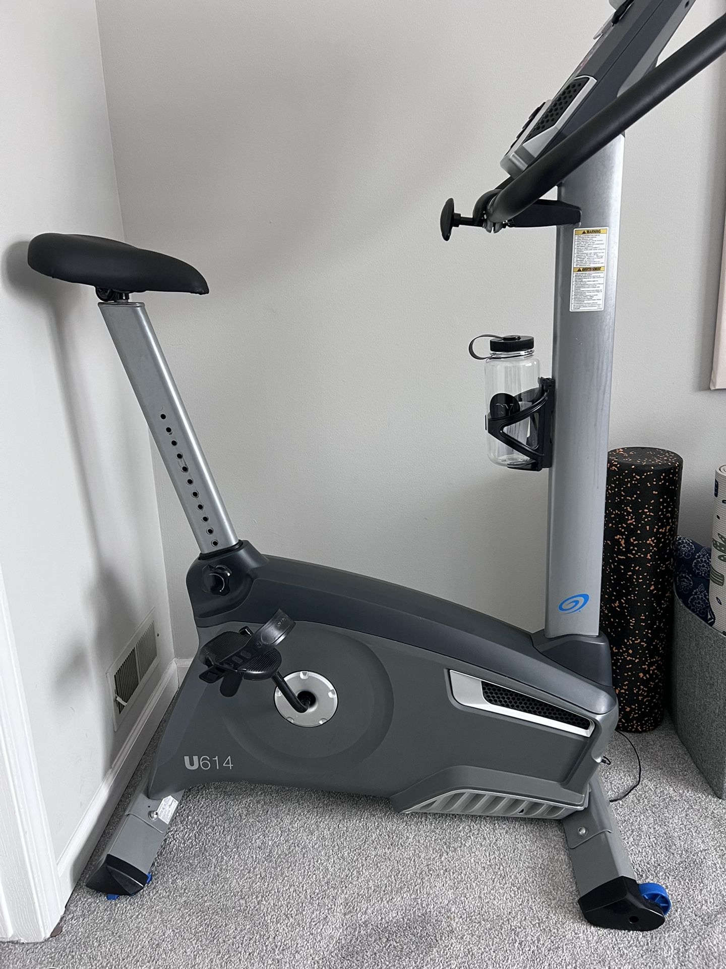 Nautilus U614 Upright Bike