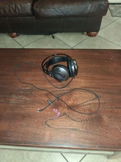 Headphones 🎧