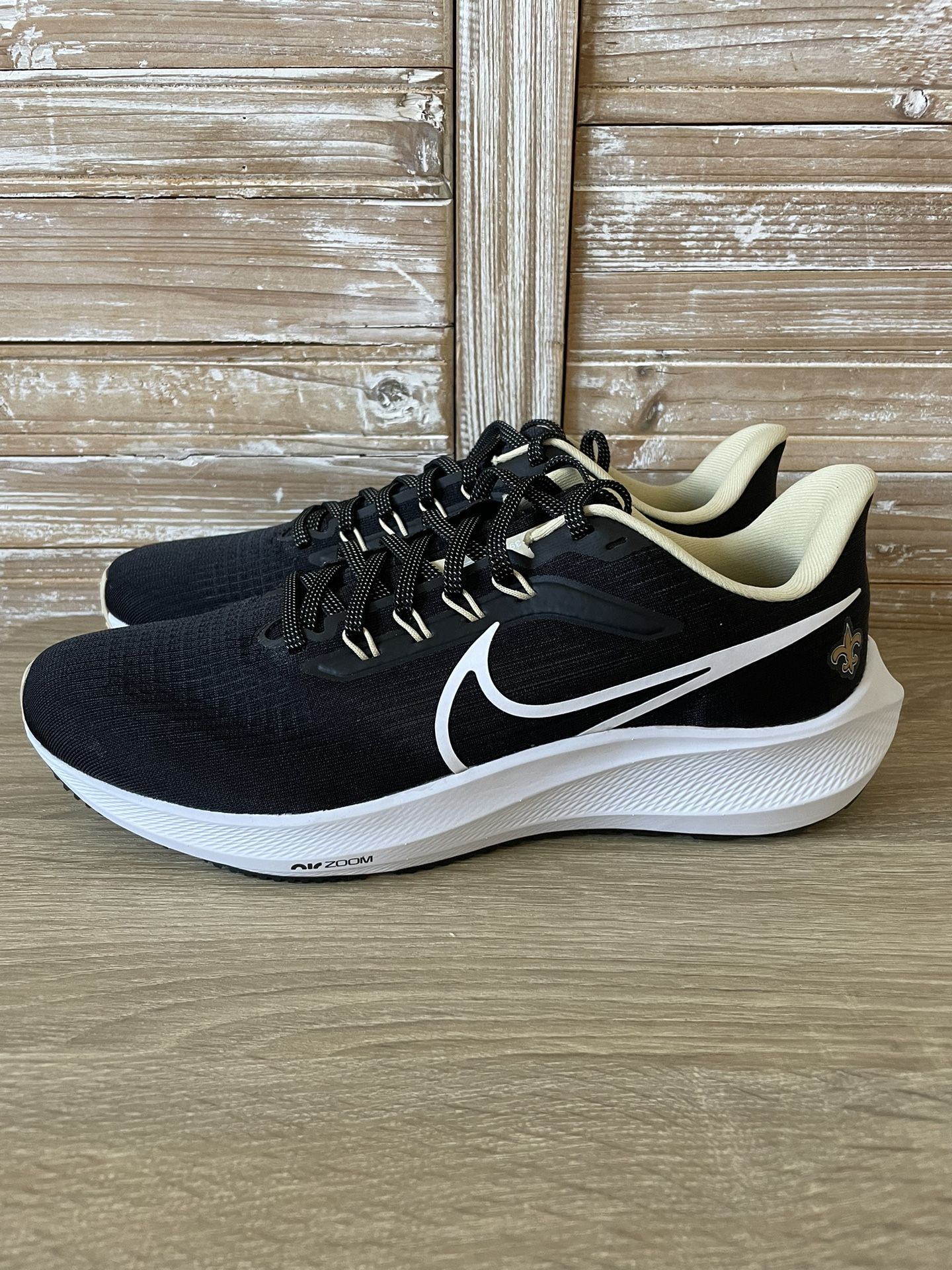 NEW! Nike 'New Orleans Saints' Air Zoom Pegasus 39 Shoes Men's Size 9 DR2057-001 Brand new 100% authentic! Check out photos for further details and f