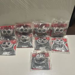 Nike Baby Bib And  Booty Socks Size 0 To 6 Months.