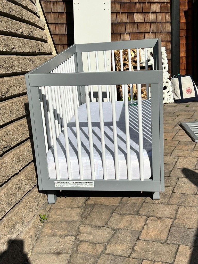 Portable Crib and Mattress