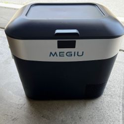 23 Quart Portable Cooler/Freezer