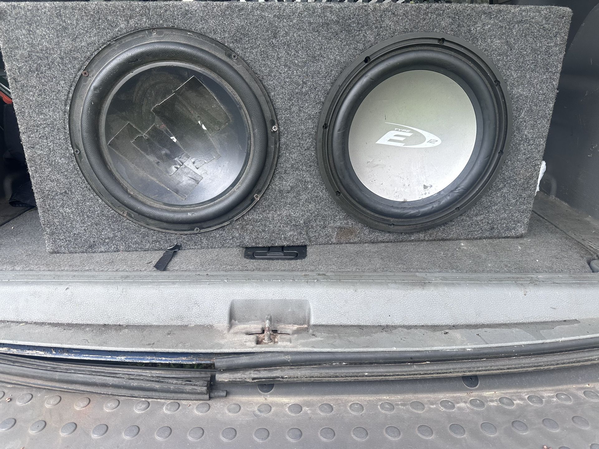 12 Inch Subwoofers And 2500watt Amp 