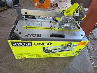 RYOBI ONE+ 18V 5.5in. Cordless Flooring Saw with Blade with a 4Ah battery and charger