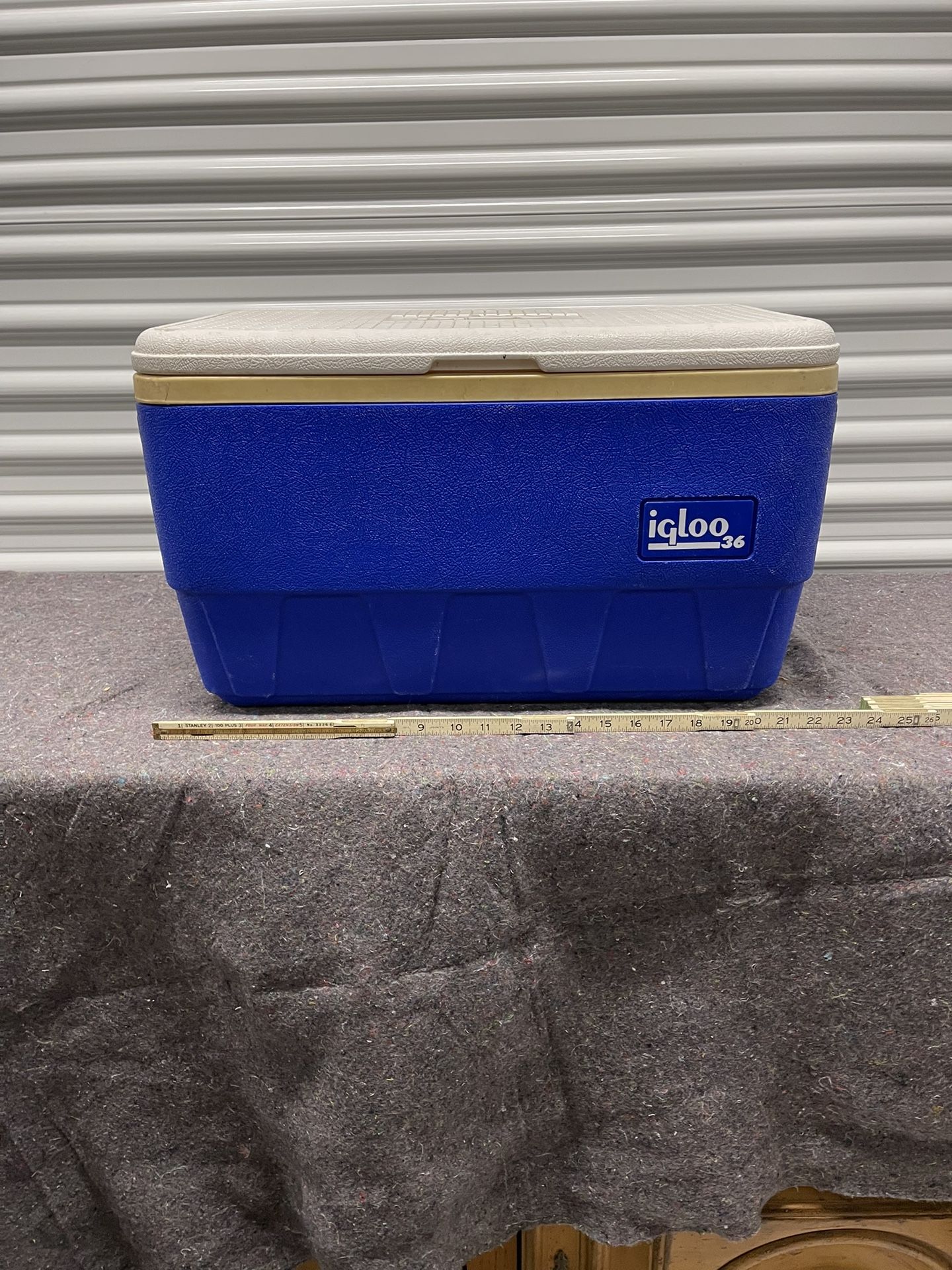 Igloo cooler 25qt