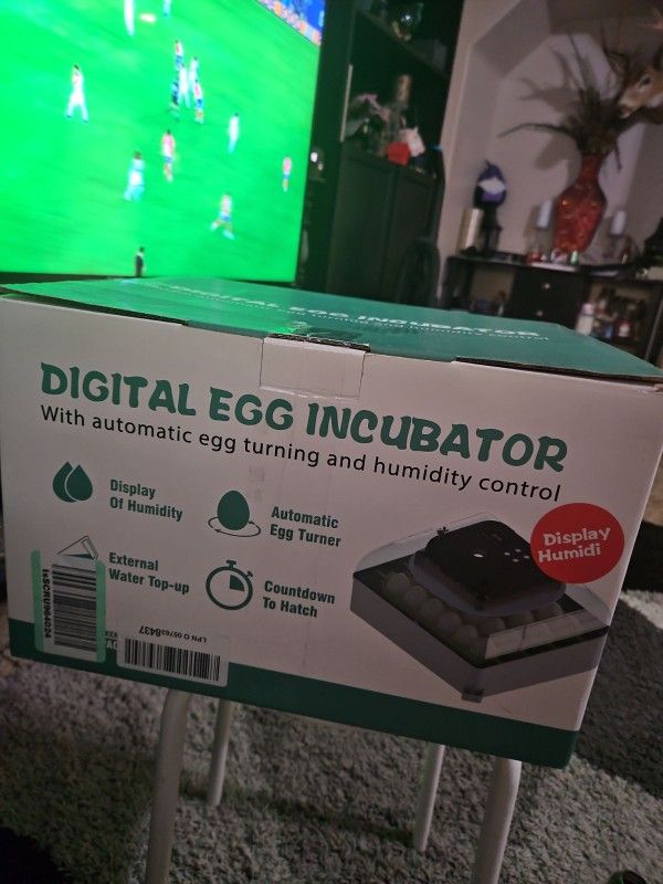 Incubators for Hatching Eggs - 24 Egg
