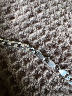 Brand new never worn 22” 925 Italy stamped Italian Cuban 5mm chain (11 grams solid silver)