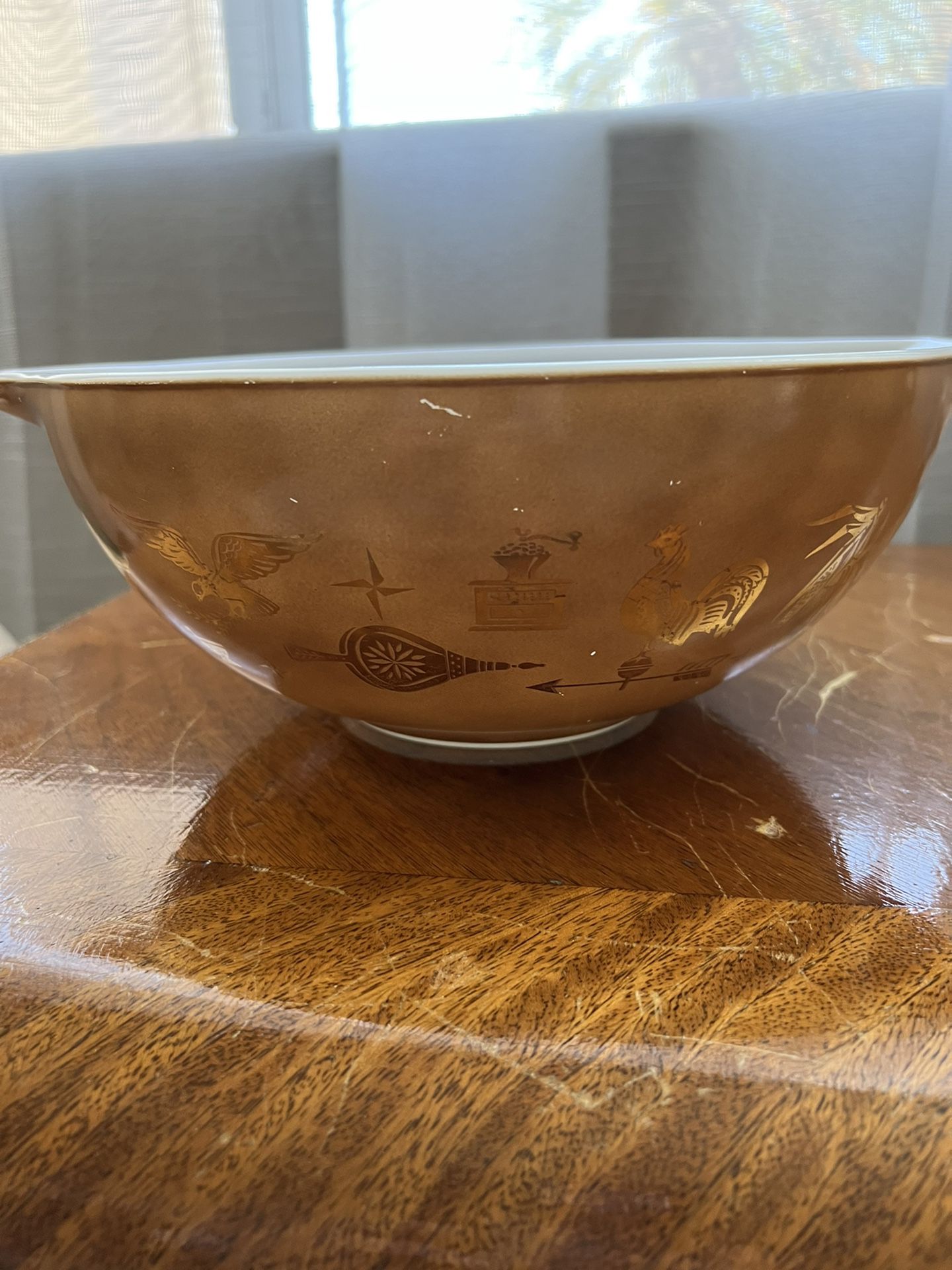Vintage Pyrex Brown And Gold Americana 4 Qt