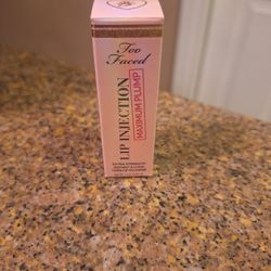 Too Faced Lip Injection