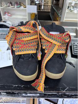 Lavwin shoes