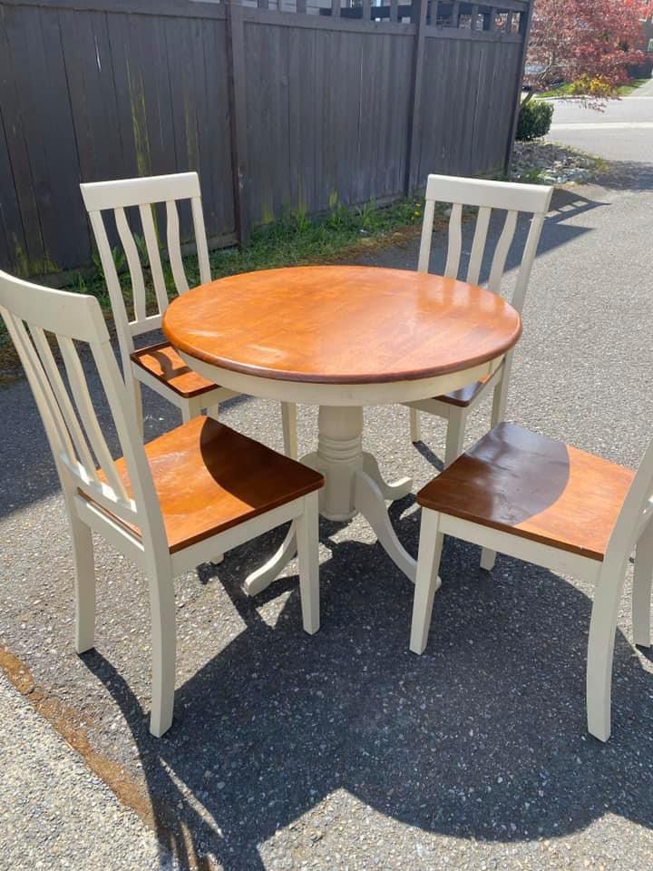 Used Table(PENDING PICKUP)