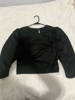 Black express top puffy padded shoulder long sleeve