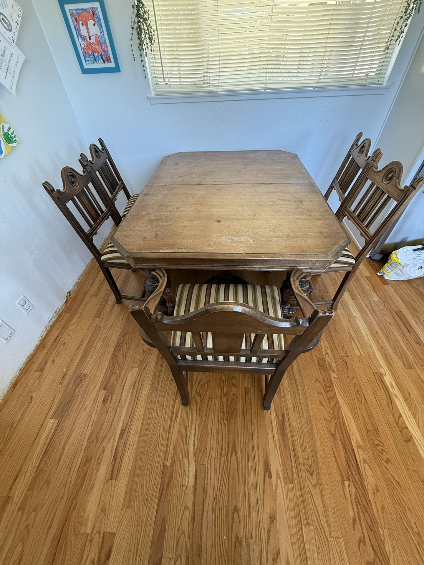 Dining room table- Antique- Oak