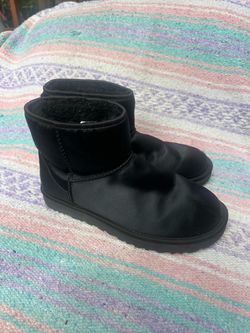 Ugg Mini Size 8 chestnut and black satin
