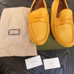 Gucci Men's 7.5 Yellow Leather GG Logo Driving Loafer Moccasin