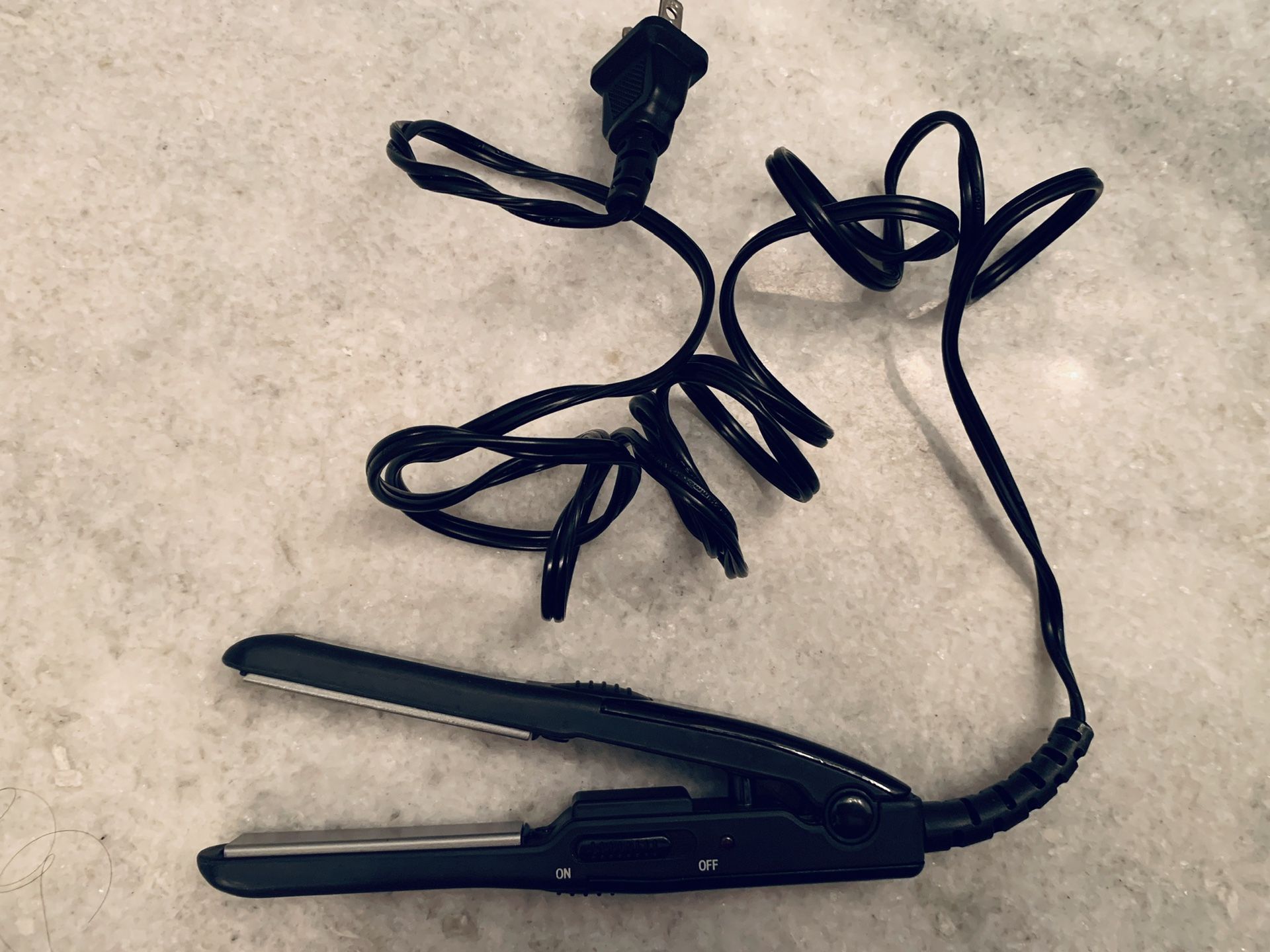 Conair MiniPro 1/2 Inch Ceramic Flat Iron