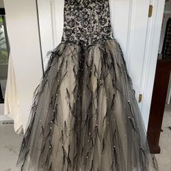 Dramatic Black And Cream Mari Lee Dress