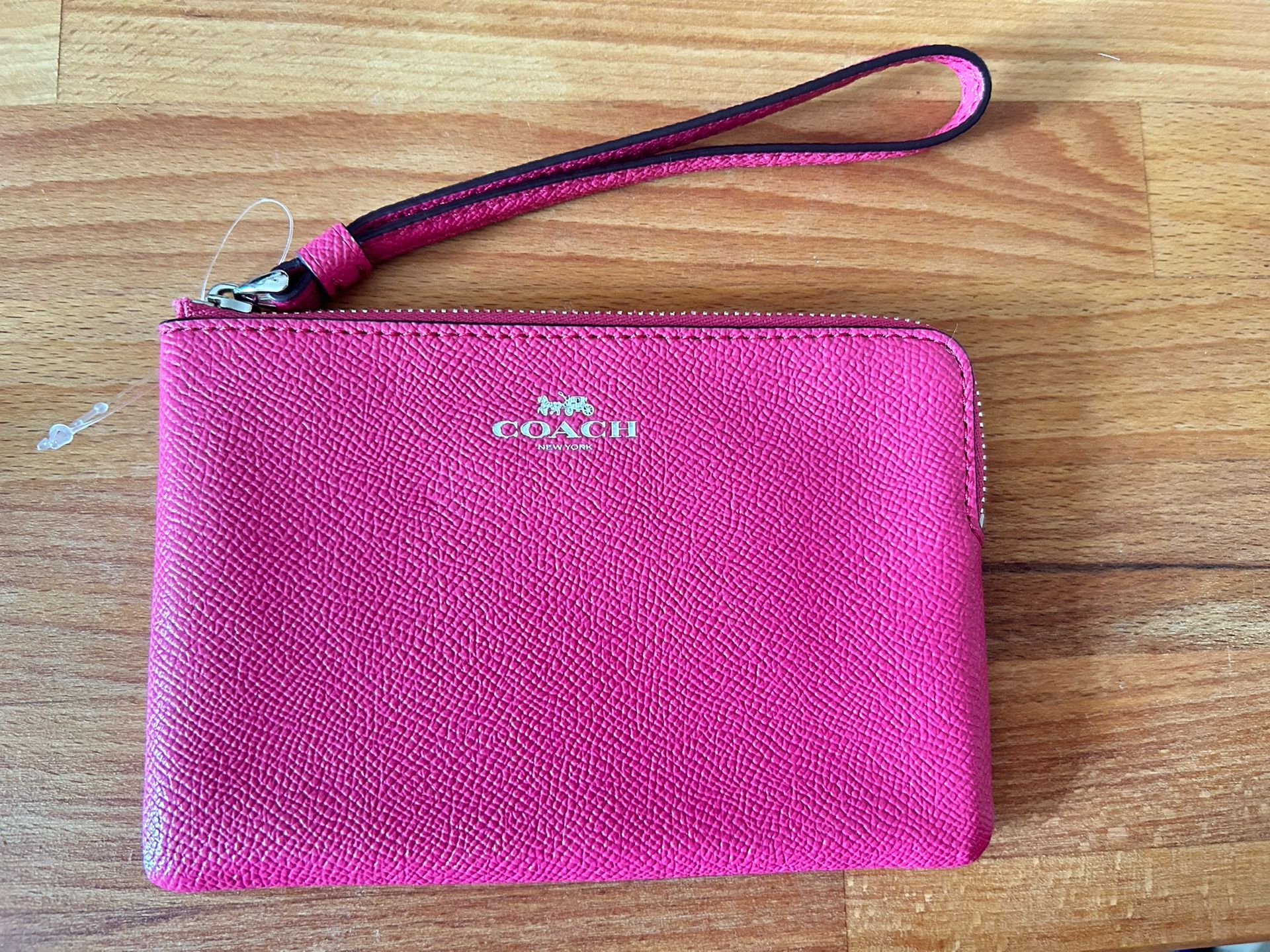 Coach Corner Zip Wristlet, Lether