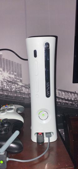 Xbox 360 White Arcade 32gb Storage Console W/PSU Wireless