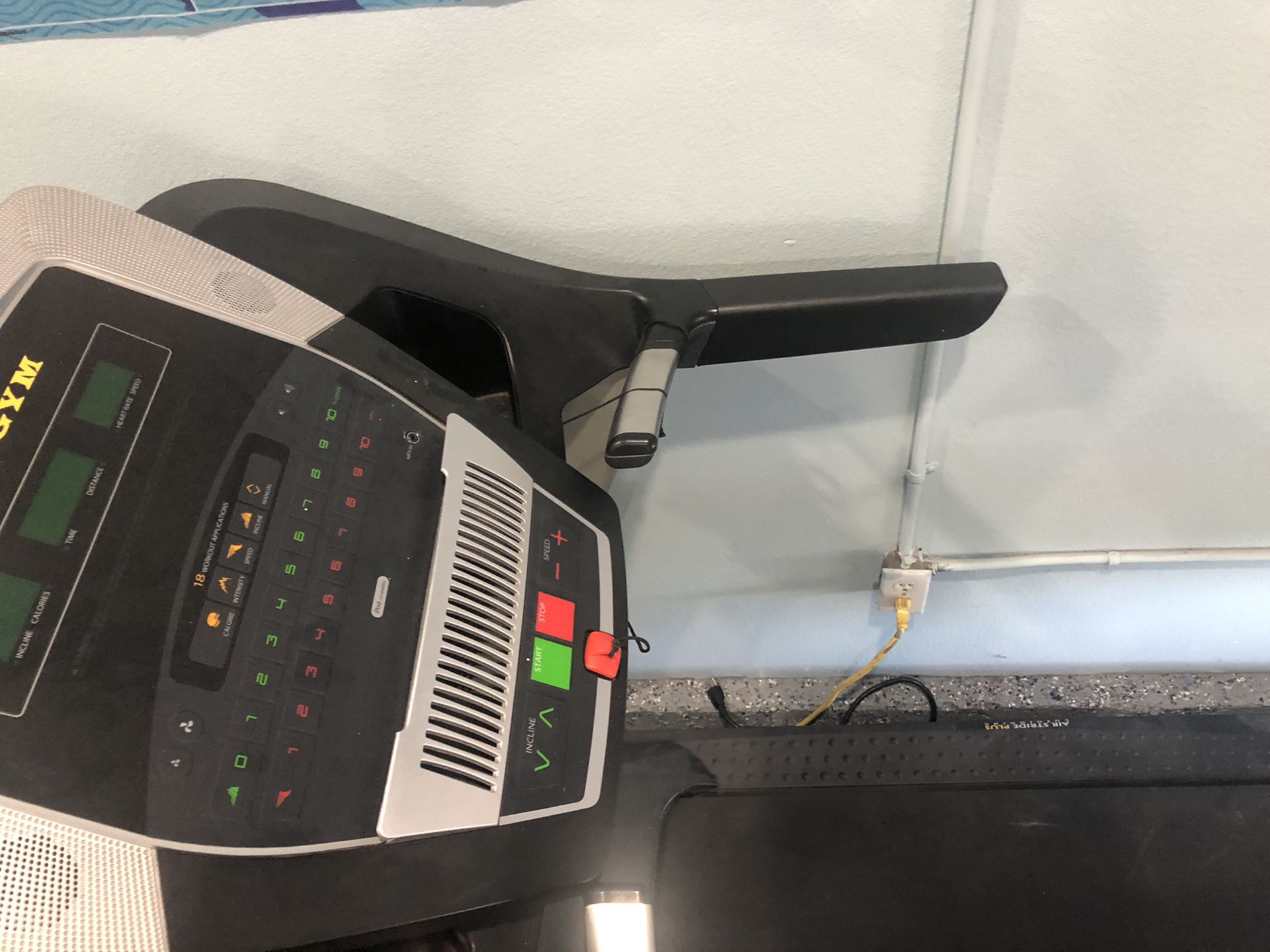 Treadmill - Golds Gym