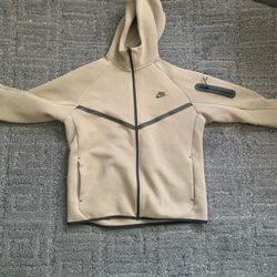 Green Medium Nike Tech