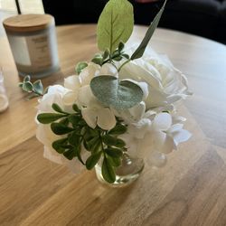 Small white Rose In Vase (17)