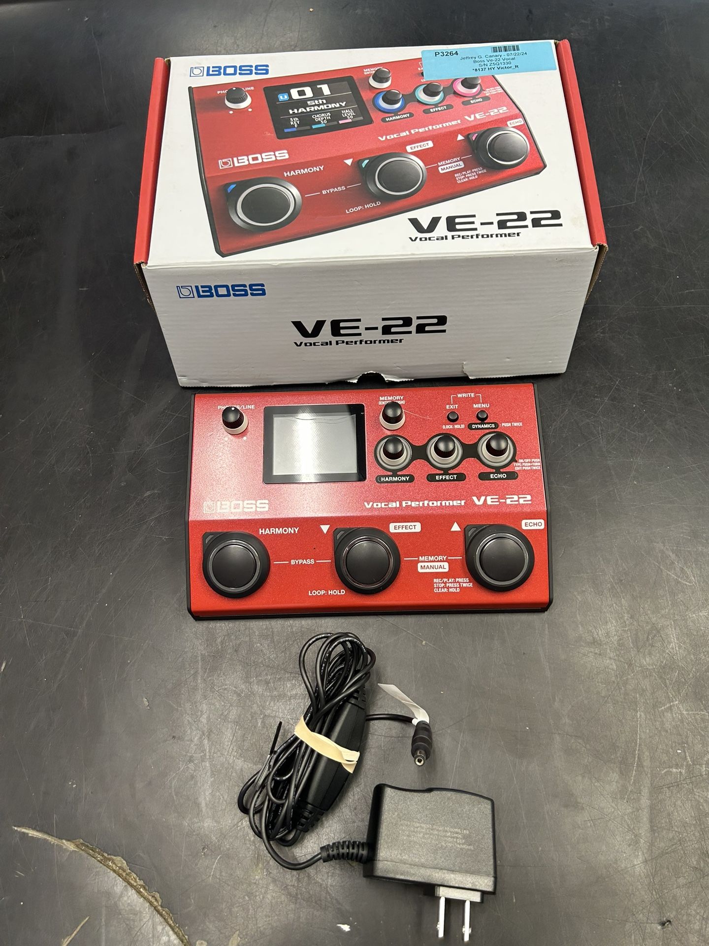 Boss VE-22 Vocal Effects and Looper Pedal with box