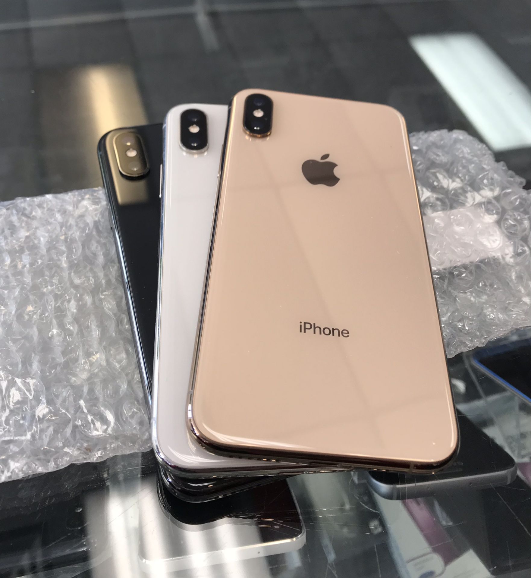 iPhone XS 64GB Unlocked Excellent Condition $379 Each