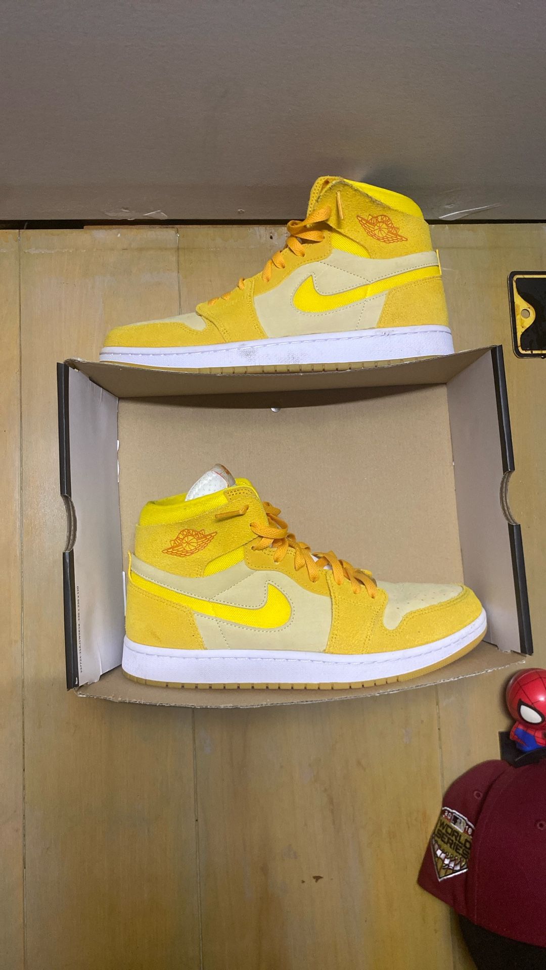 Jordan 1 Mid Wmns 11