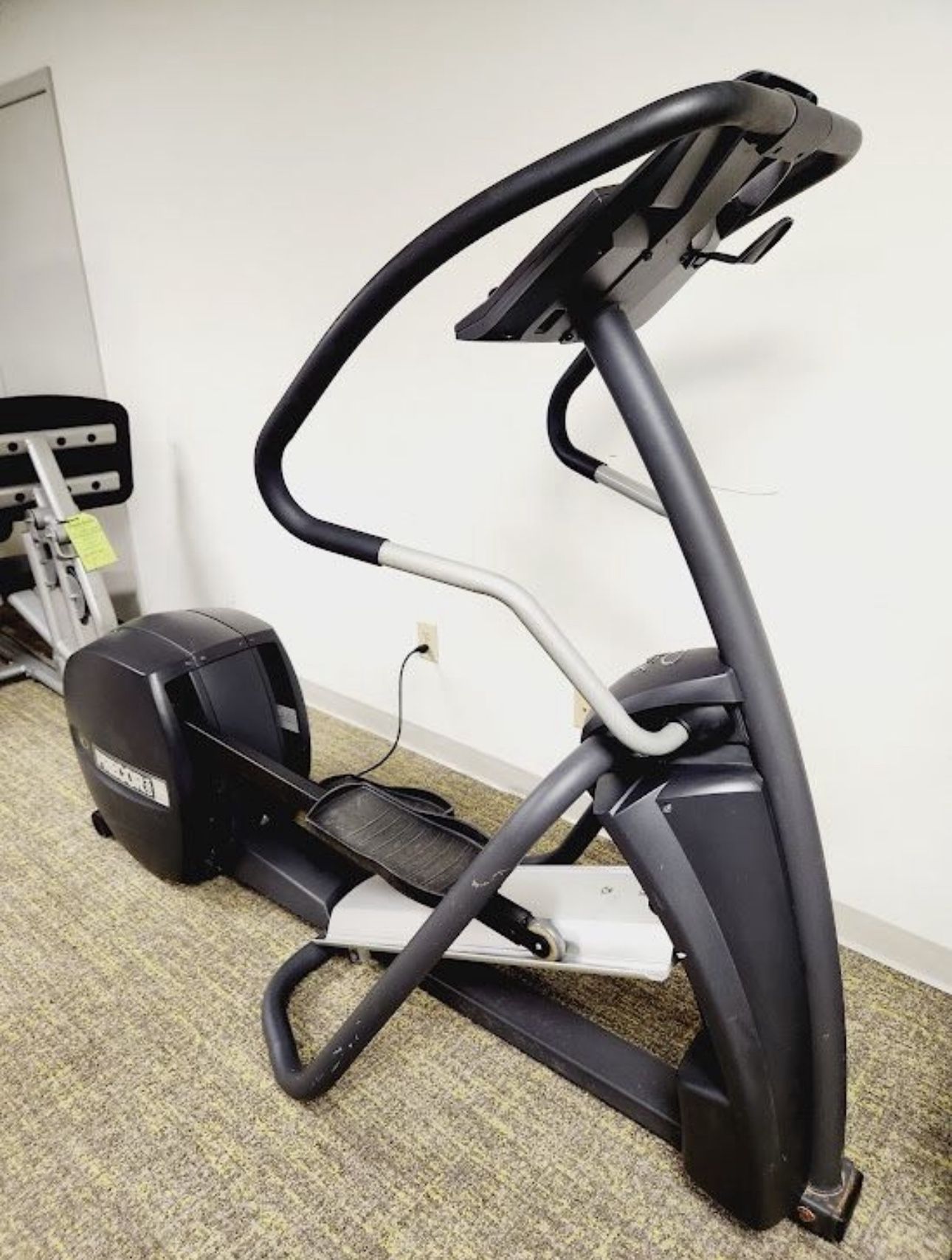 COMMERCIAL PRECOR EFX 5.23 ELLIPTICAL TRAINER