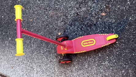 Little Tikes Lean To Turn Scooter, Red/Yellow