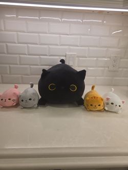 Black Mommy Cat with 4 Kittens