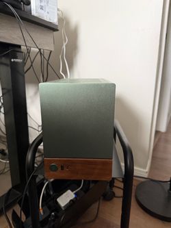 AMD 9070XT SFF Gaming PC + UW Monitor
